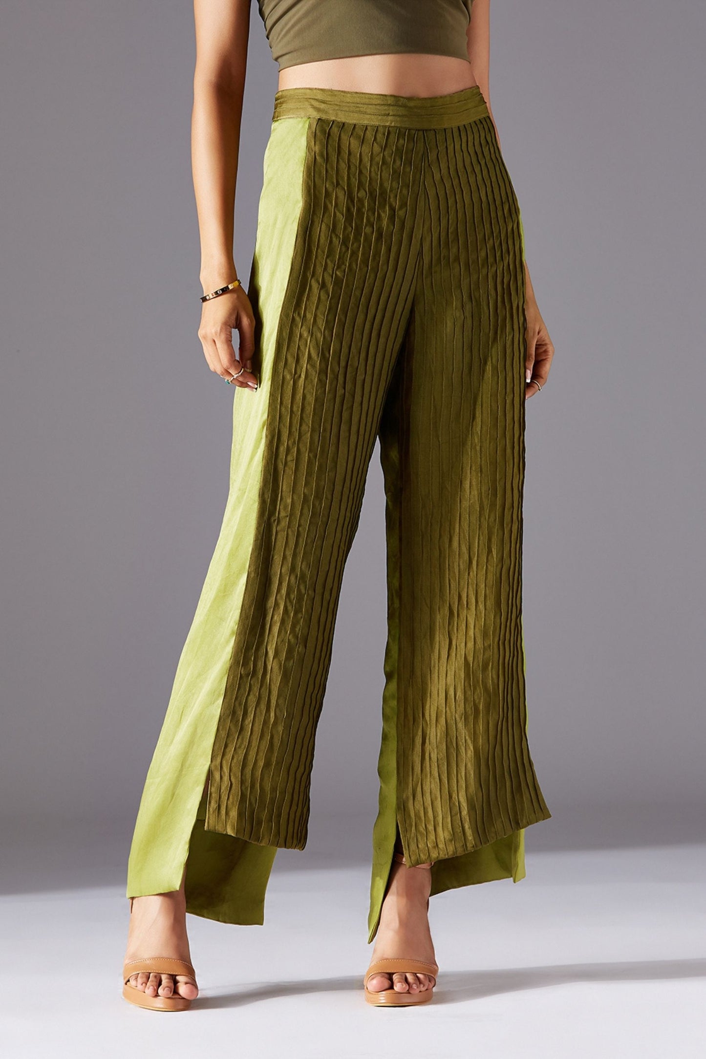 Colorblocked Stylish Pants with Pintuck Details for Women - Paired with Shrubbery Kimono Top