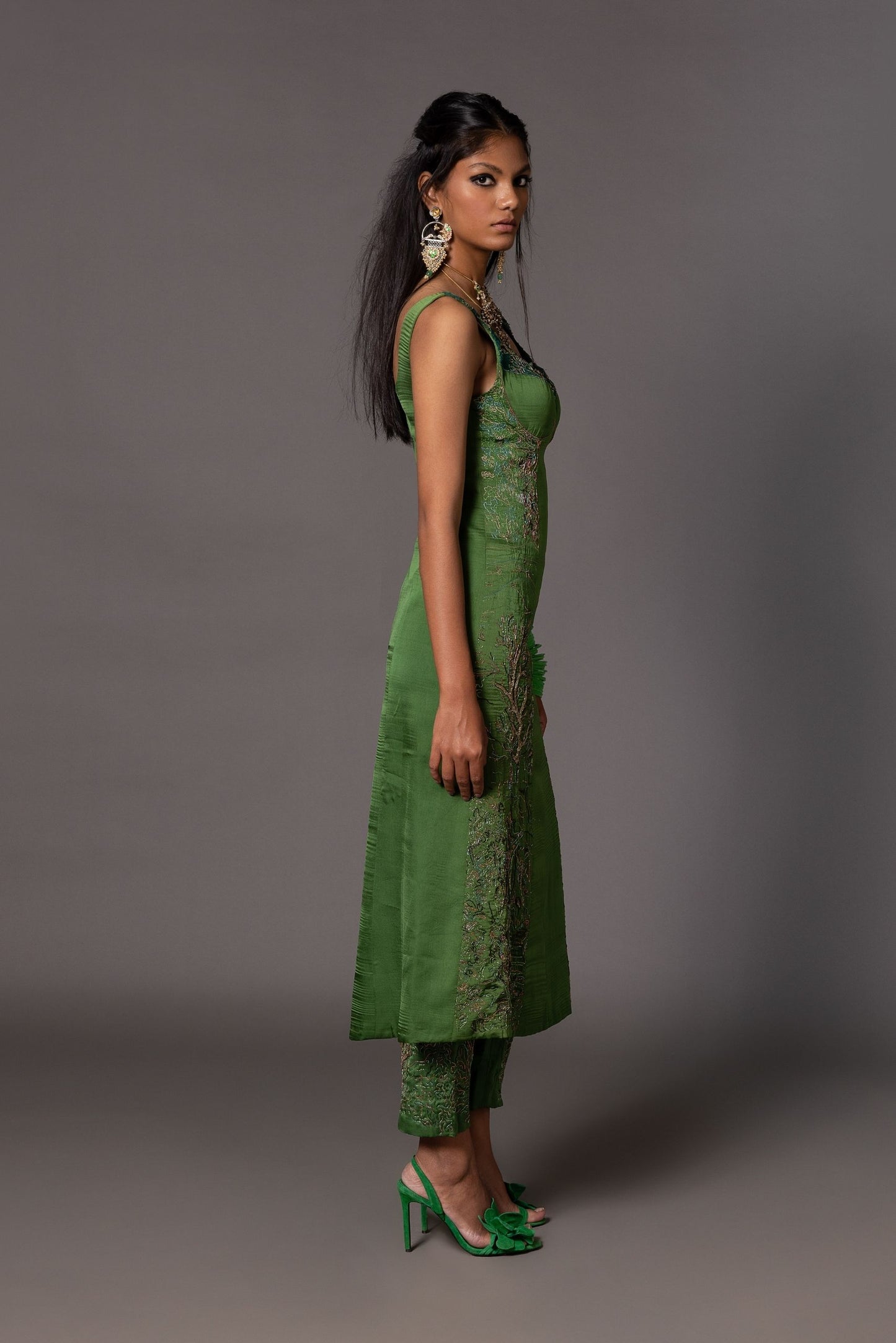 Side View of Jaipur Bagh Emerald Green Kurta Set for Women with Intricate Metallic Embroidery