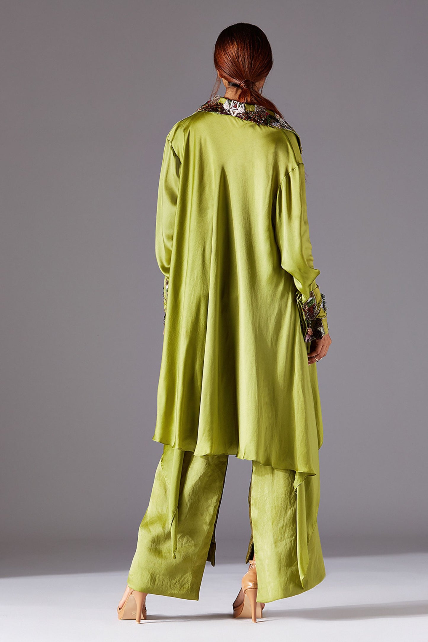 Back View of Shrubbery Kimono Embroidered Collar Shirt and Stylish Pants for Women - Sleek and Sophisticated Design