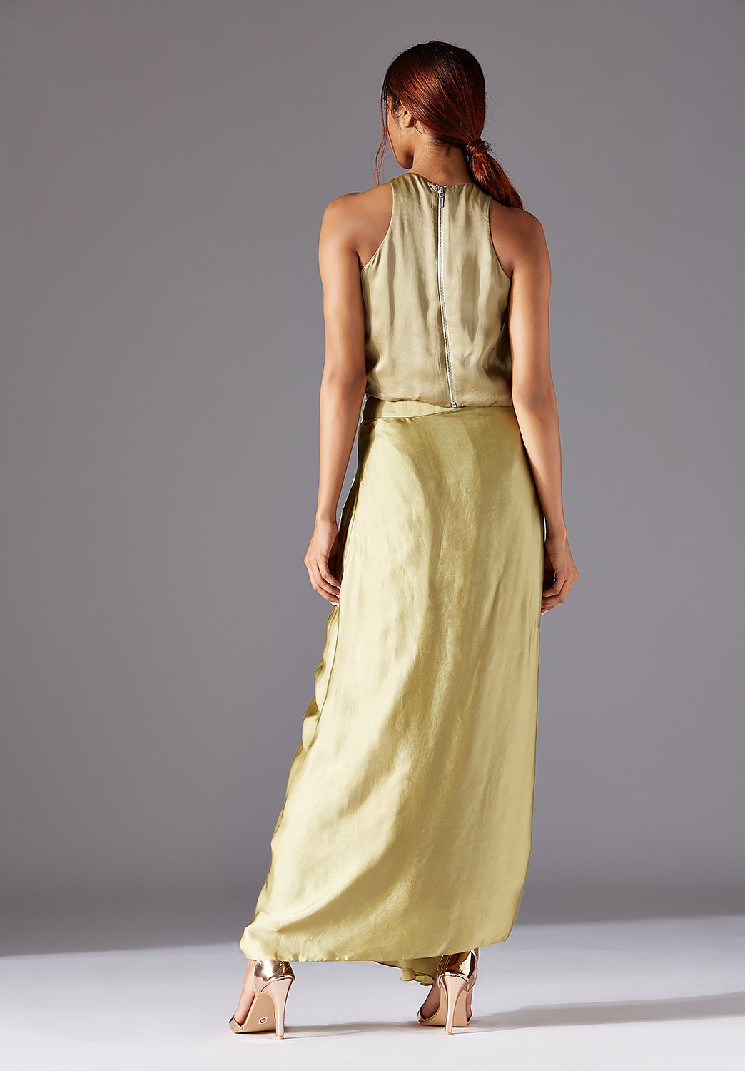 Mima Mounds Top With Draped Lungi Skirt and Living Stole- Dupatta